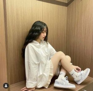 Top 10+ Ảnh Phối đồ phong cách cổ điển với Giày Jordan 1 low Paris