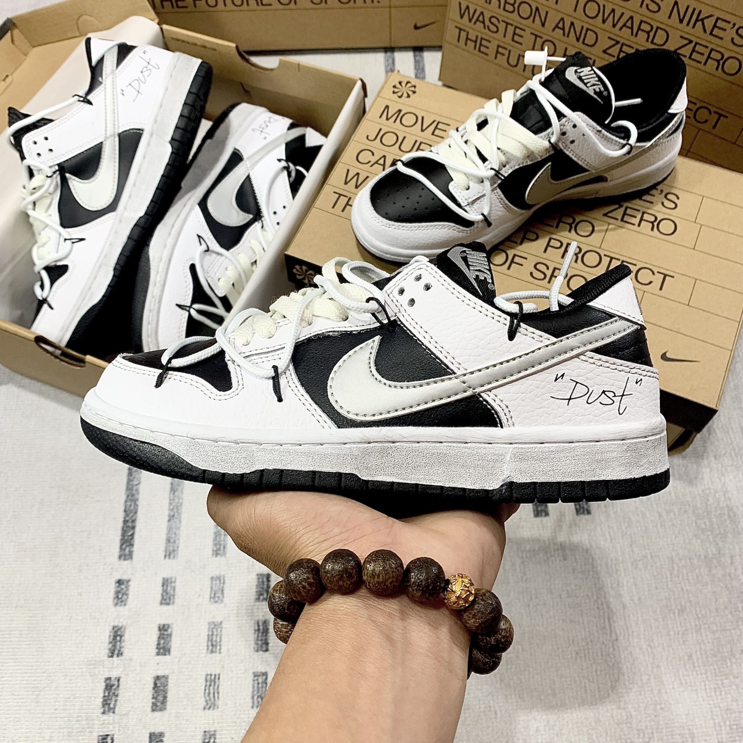 SB Dust Đen Trắng