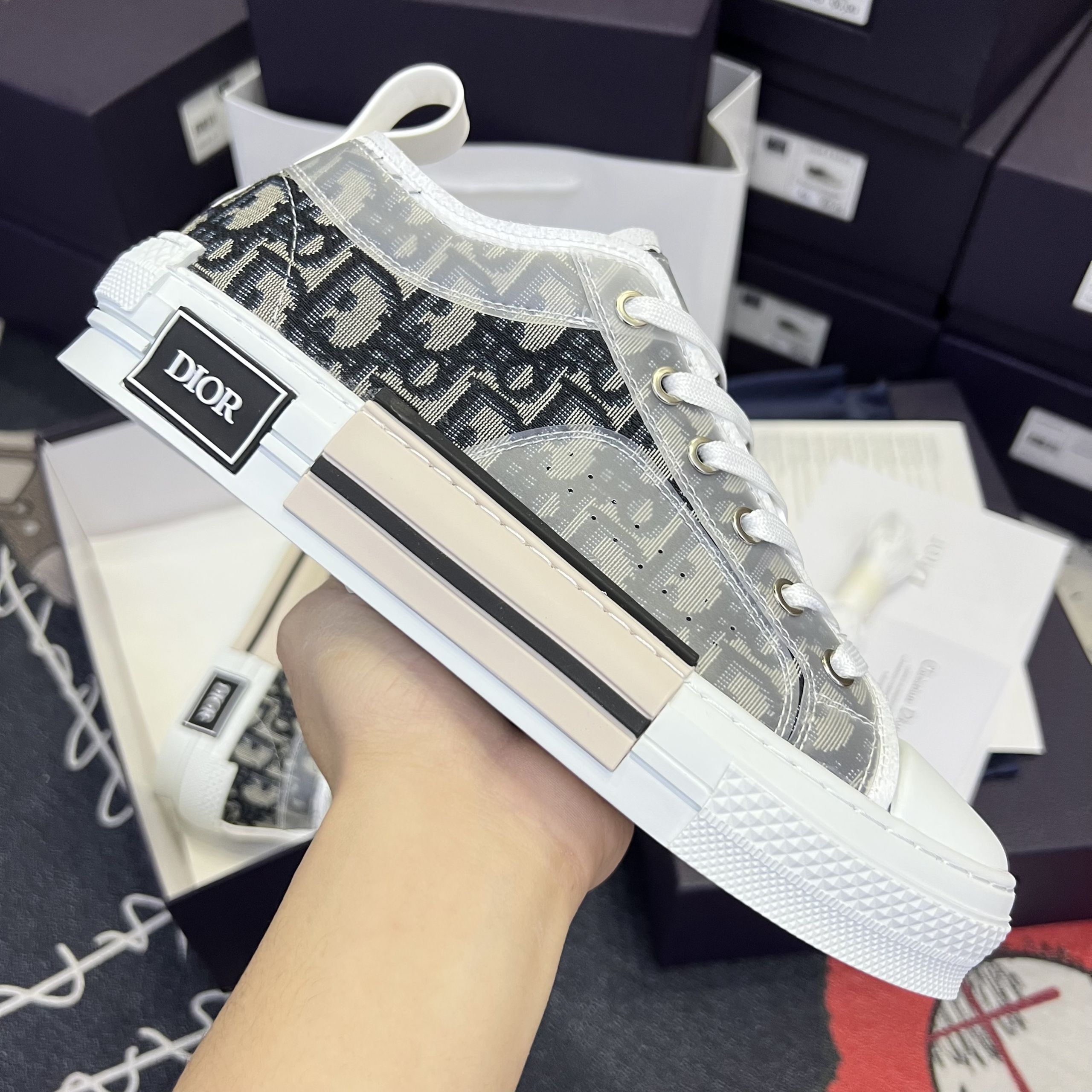 Giày Dior Low Vẩy Đen Like Auth