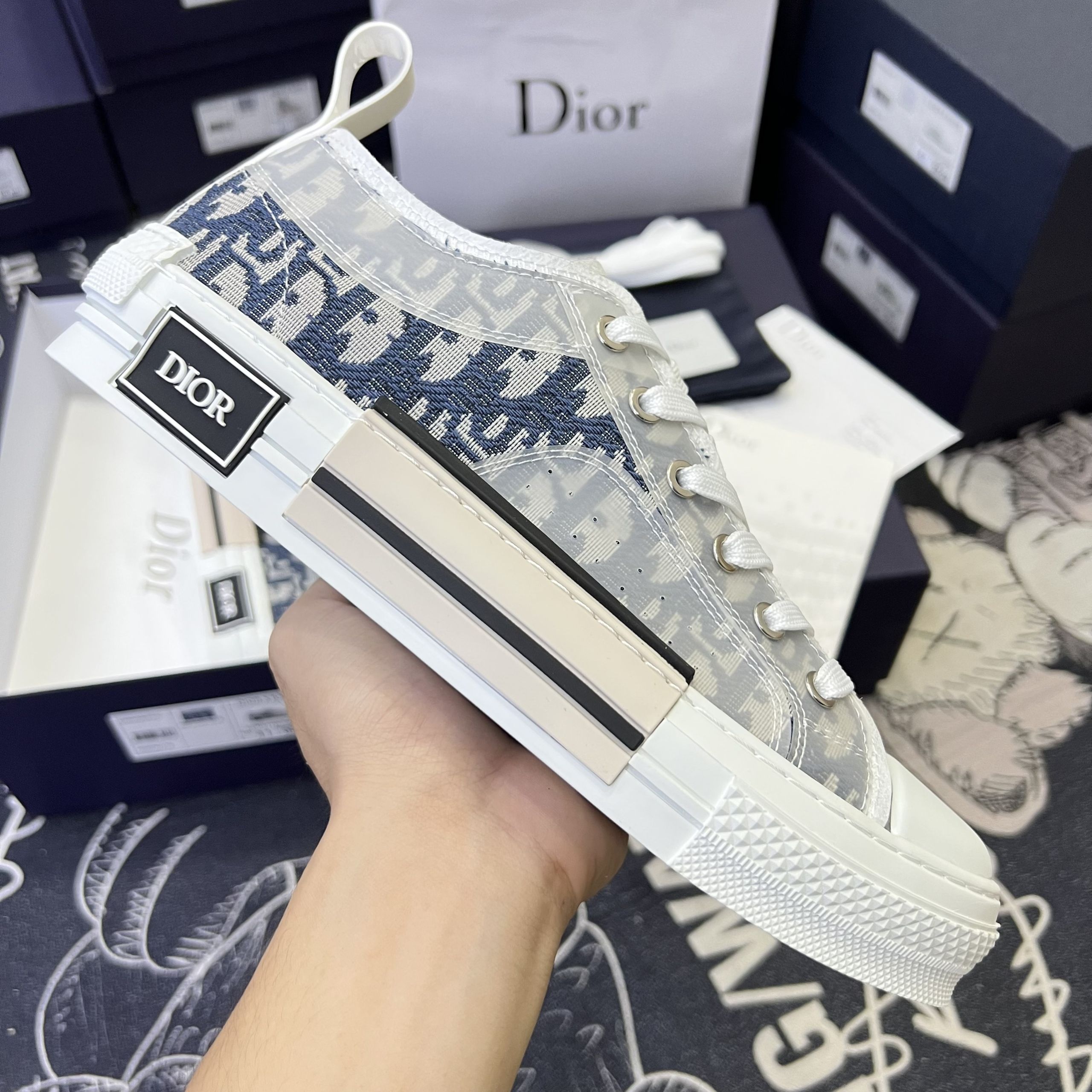 Giày Dior Low Vẩy Xanh Like Auth