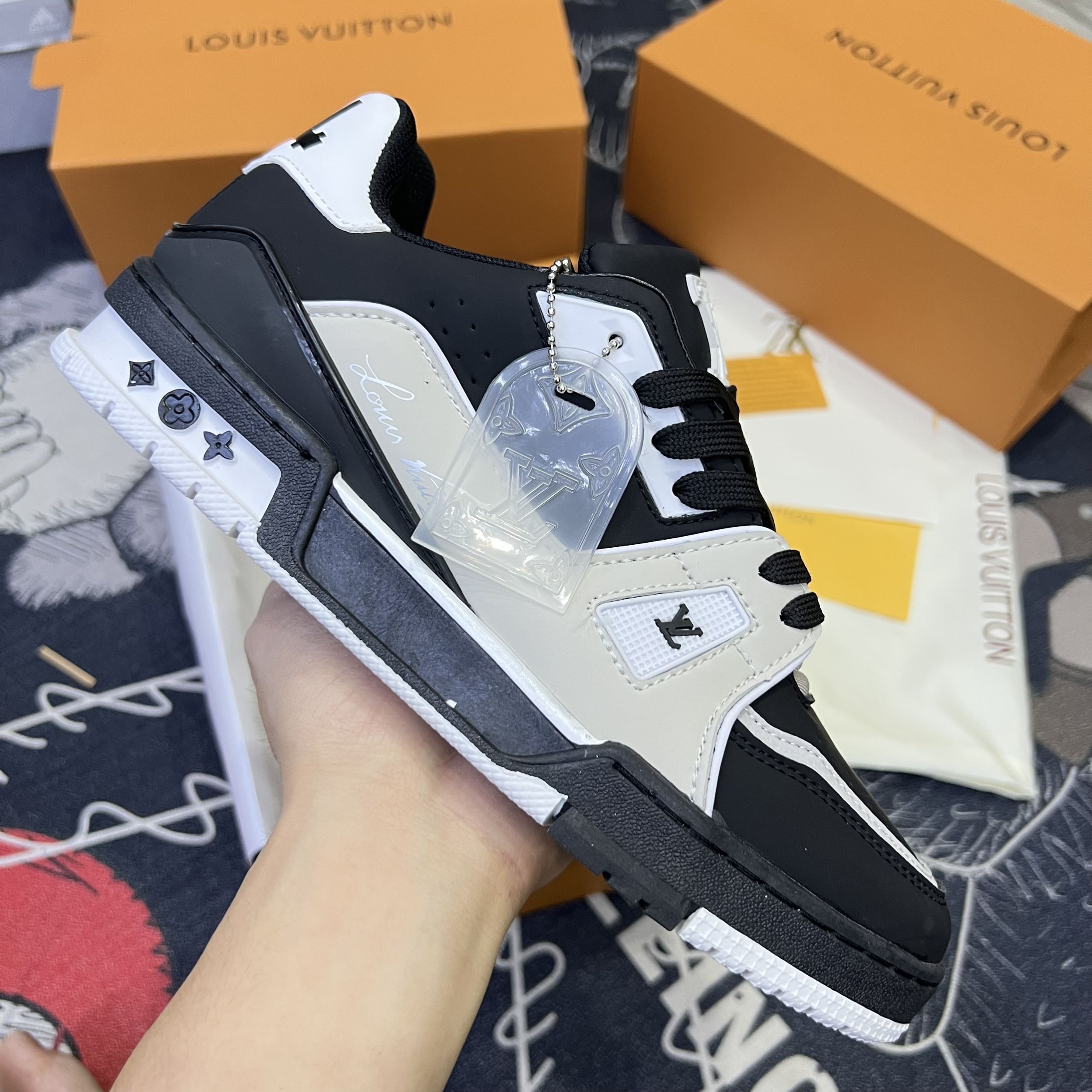 Giày Louis Vuitton LV Trainer 23 Black Like Auth