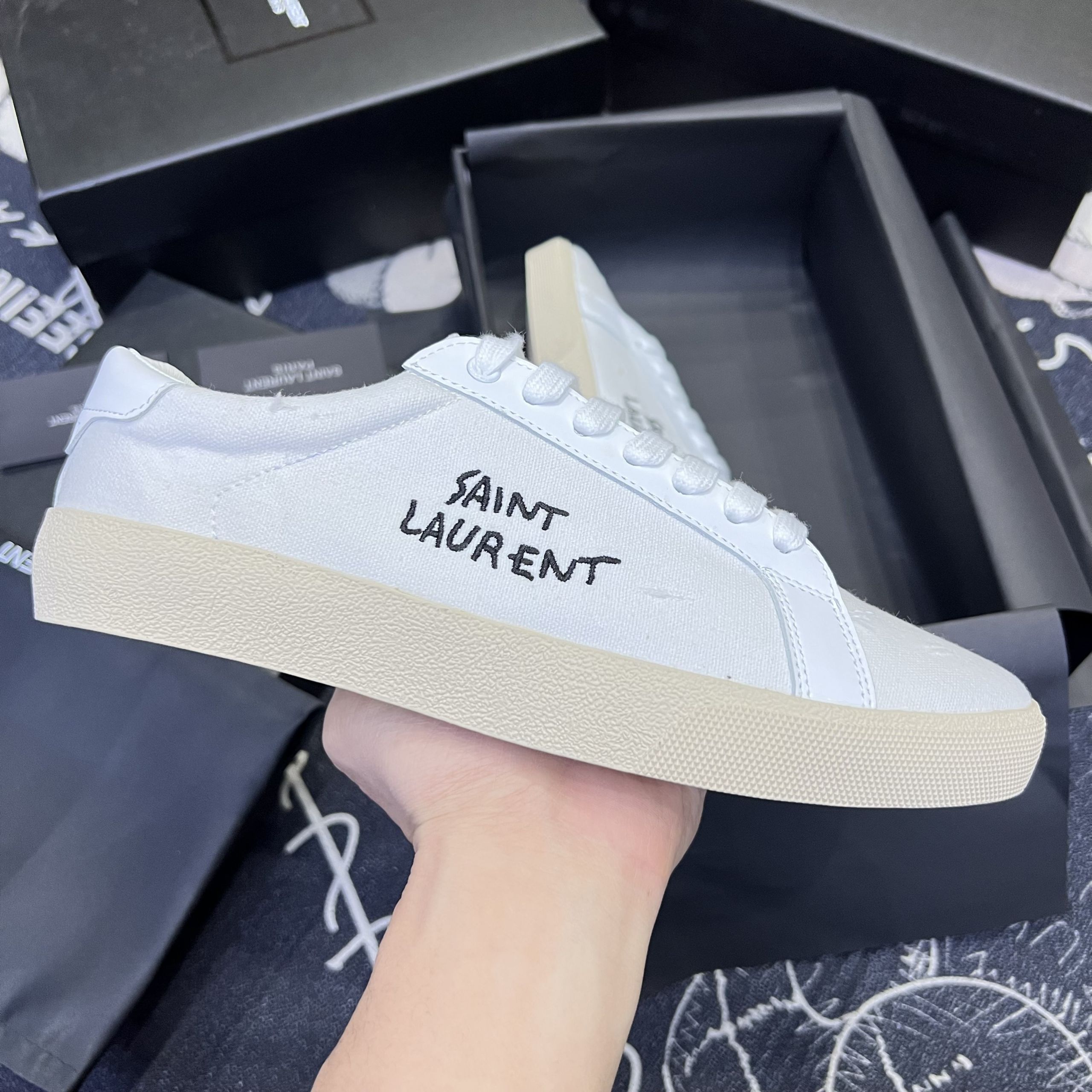 Giày Saint Laurent Canvas 2023